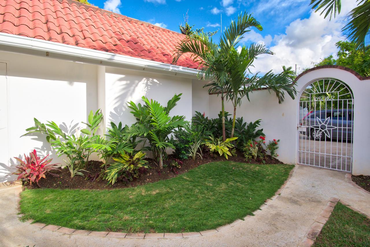 Sunspot Villa Runaway Bay Exteriör bild