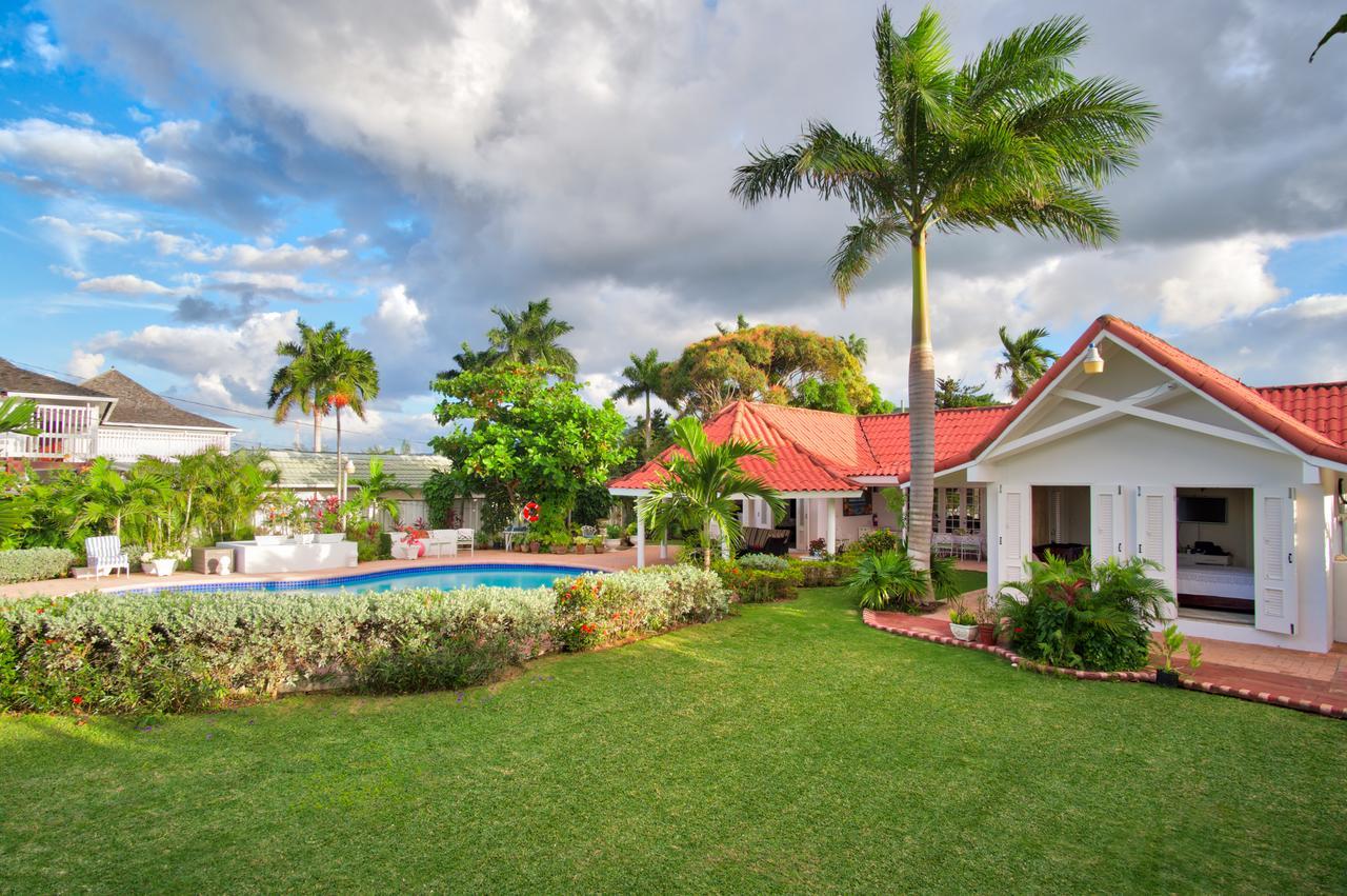 Sunspot Villa Runaway Bay Exteriör bild