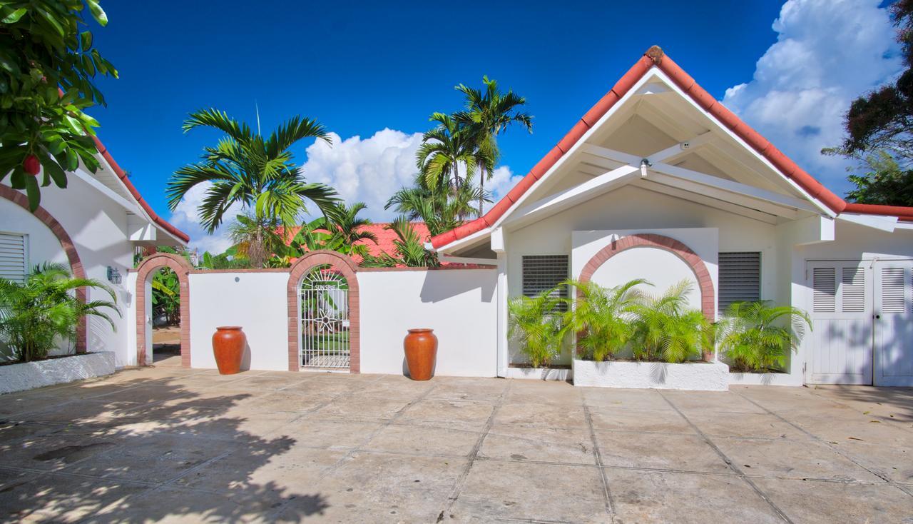 Sunspot Villa Runaway Bay Exteriör bild