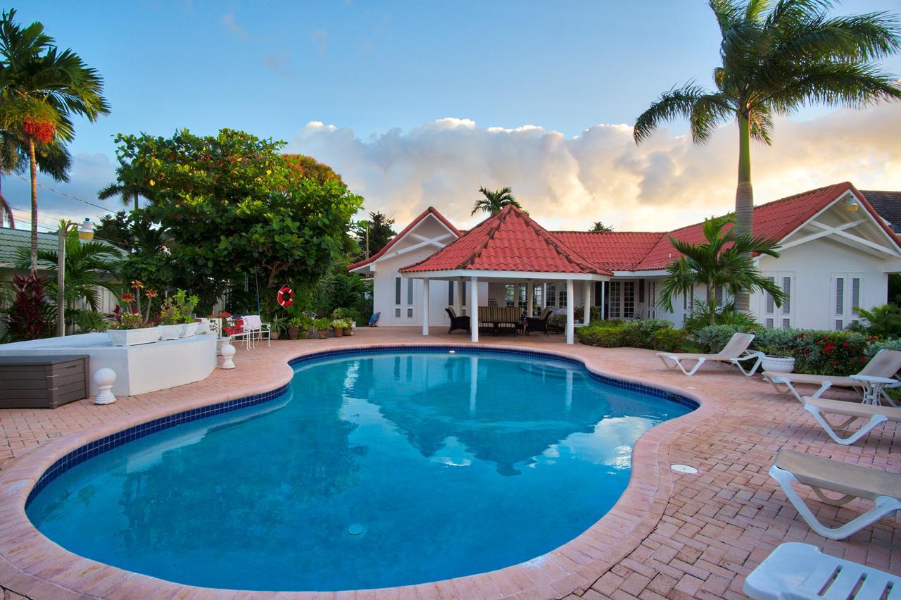 Sunspot Villa Runaway Bay Exteriör bild